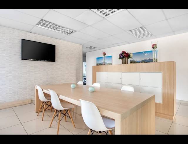 8M² OFFICE TO LET IN BRYANSTON